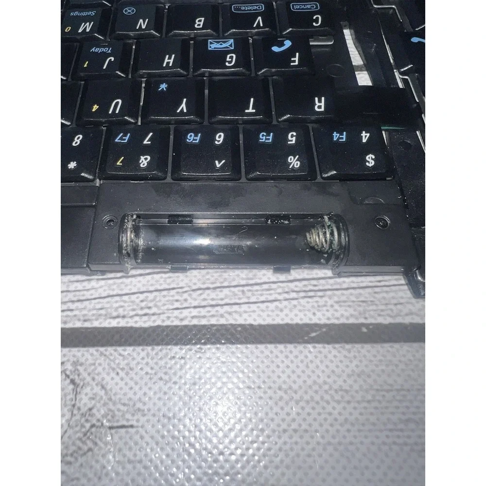 Think Outside Stowaway Sierra Bluetooth Folding Keyboard STBT01 READ
